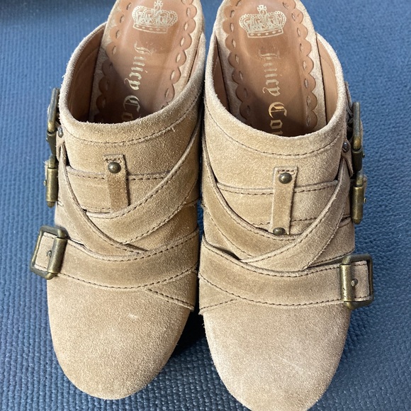 NEW Juicy Couture High Heel Clogs w/ Buckles 6.5M - Picture 4 of 11